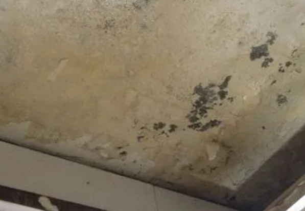 河东阳台漏水维修公司分享下河东卫生间渗水维修需要注意哪些问题。